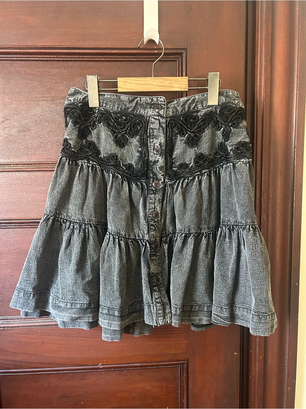 Free People August Embroidered Tiered Mini Skirt in Washed Black Size 4 - Picture 4 of 8